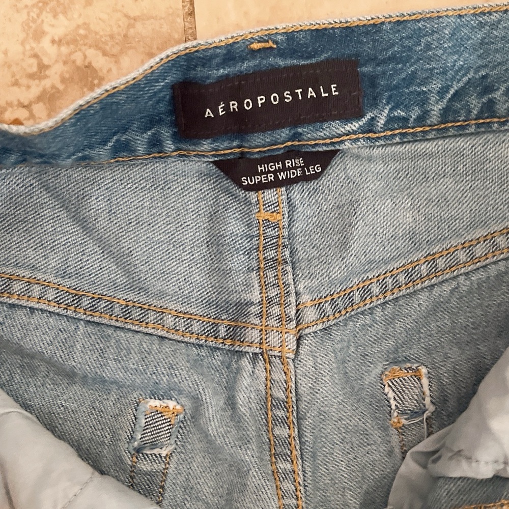 Aeropostale High Rise Super Wide Leg Jeans - Picture 3 of 4
